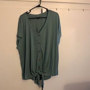 Torrid tie front, faux button front top
